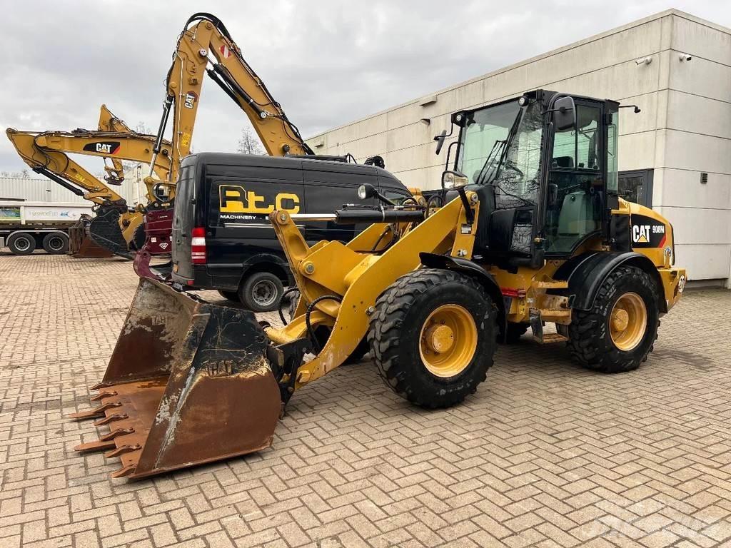 CAT 908M Utovarivači na točkove