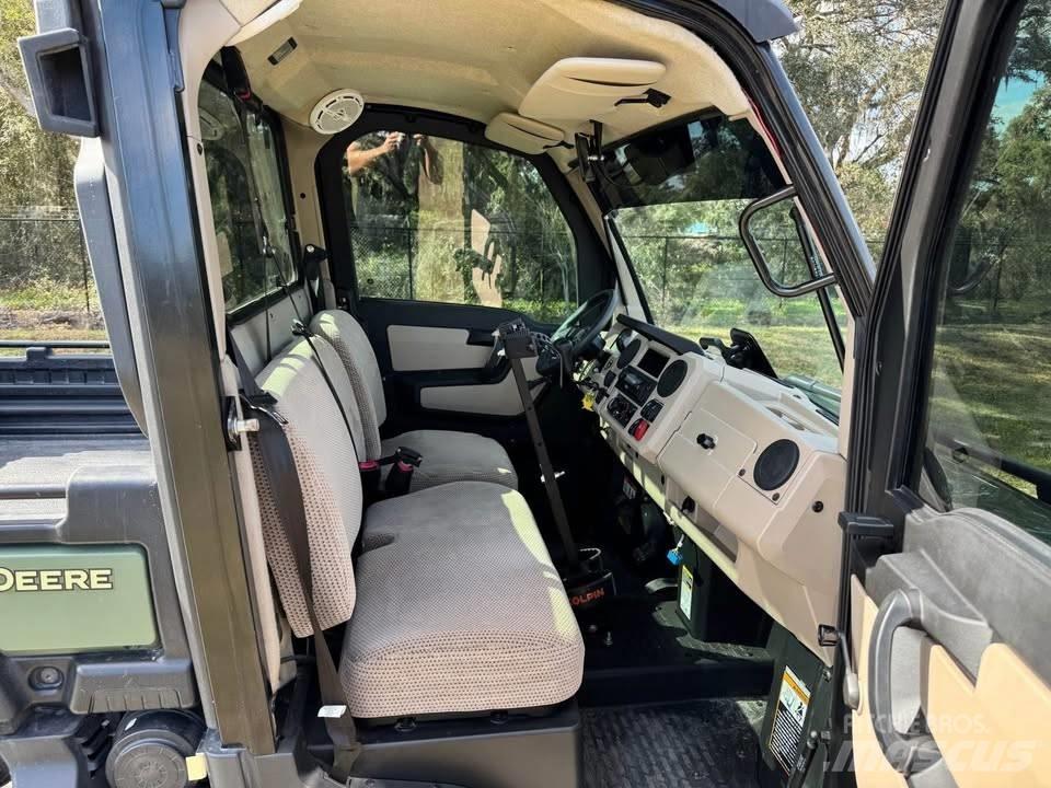John Deere XUV835R Pomoćne mašine