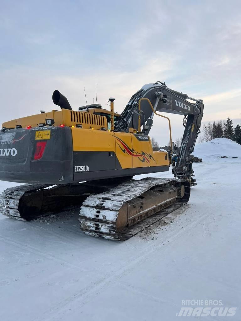 Volvo EC 250 D L Bageri guseničari