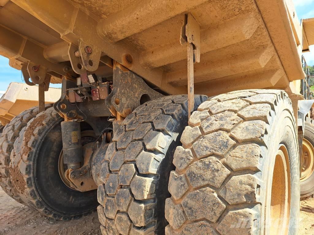 Komatsu HD605-7EO Kruti damperi