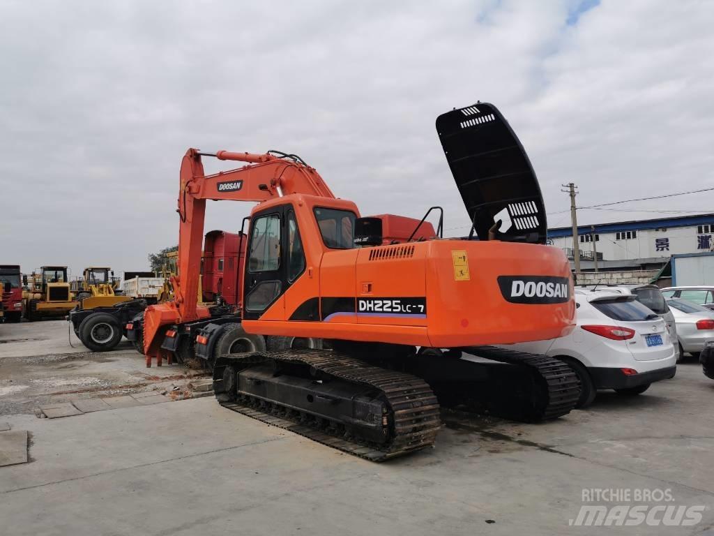 Doosan DH225 Bageri guseničari
