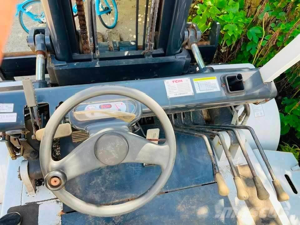 TCM FD100Z8 Dizelski viljuškari