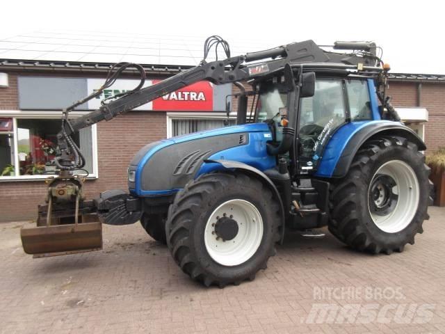 Valtra T202D Traktori
