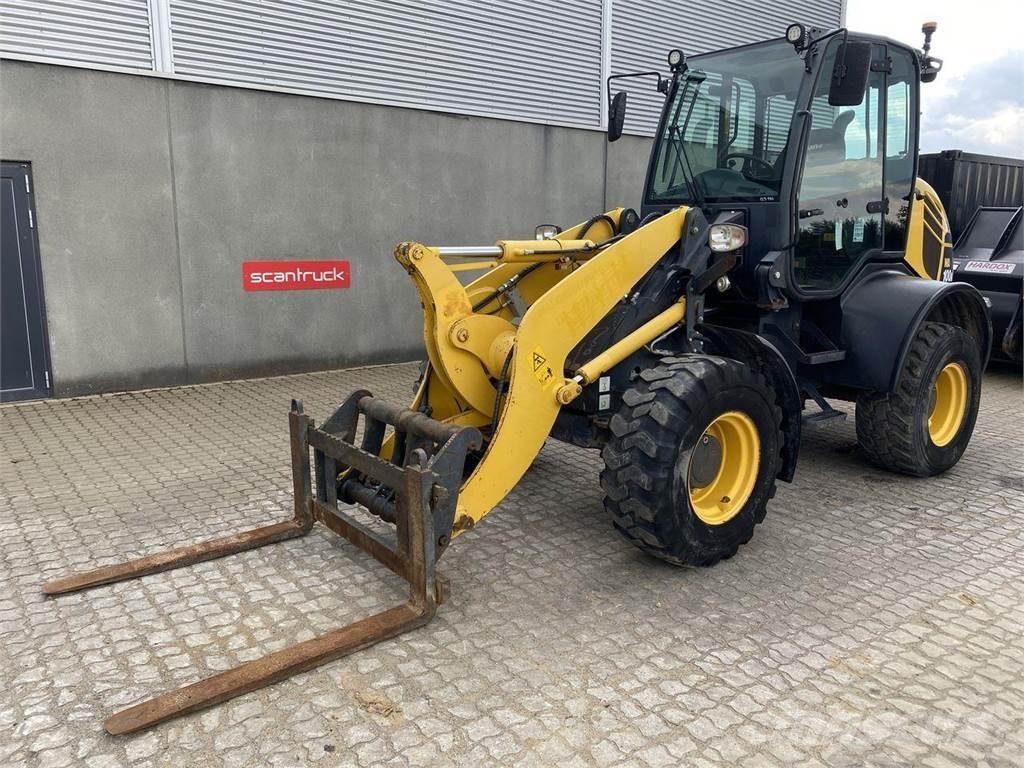 Komatsu WA100-7 Višenamenski utovarivači