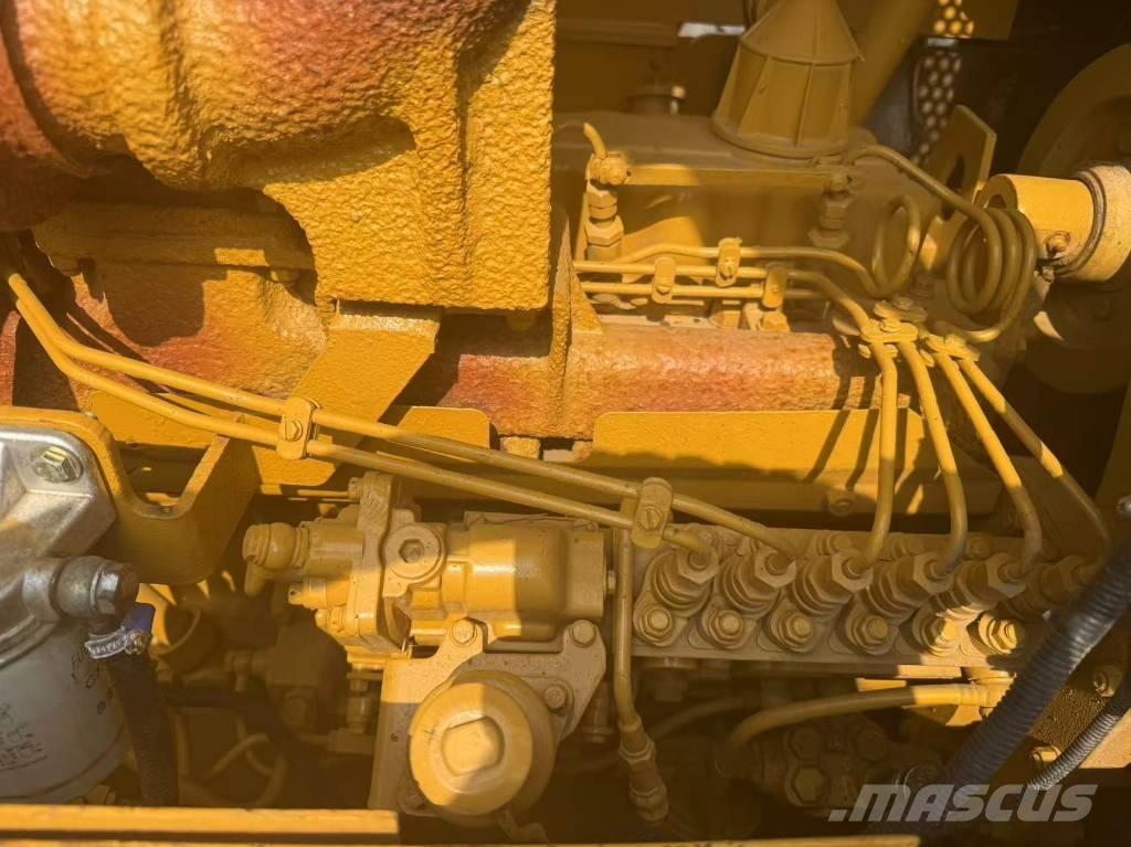 CAT D 6 G Buldožeri guseničari