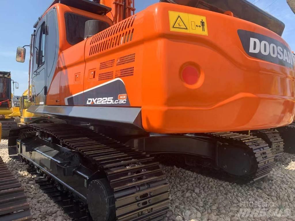 Doosan DX 225 Bageri guseničari