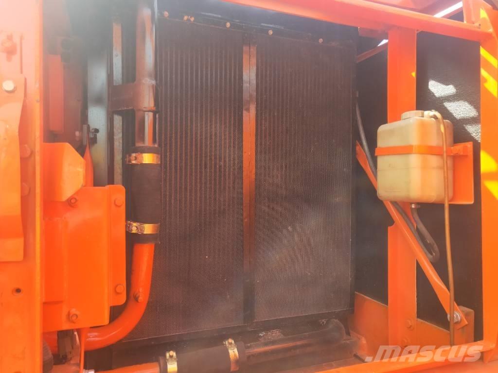 Doosan DH220LC-7 Bageri guseničari
