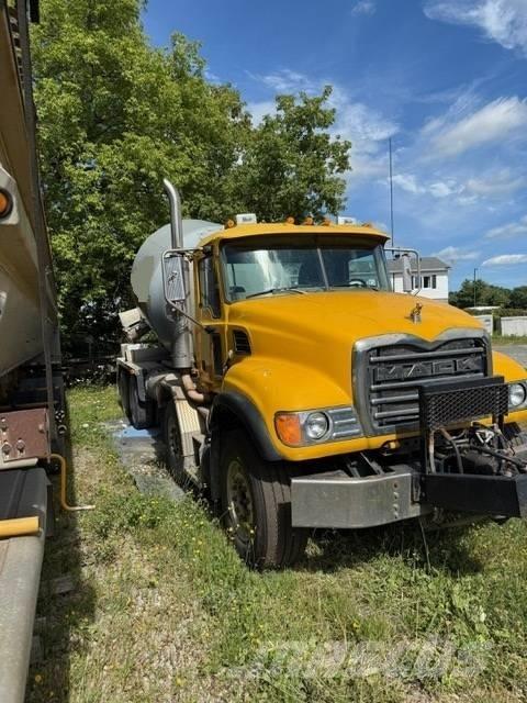 Mack CV 713 Kamionske beton pumpe
