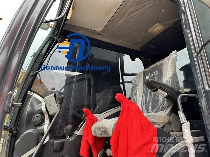 Hyundai R220-9S Bageri guseničari