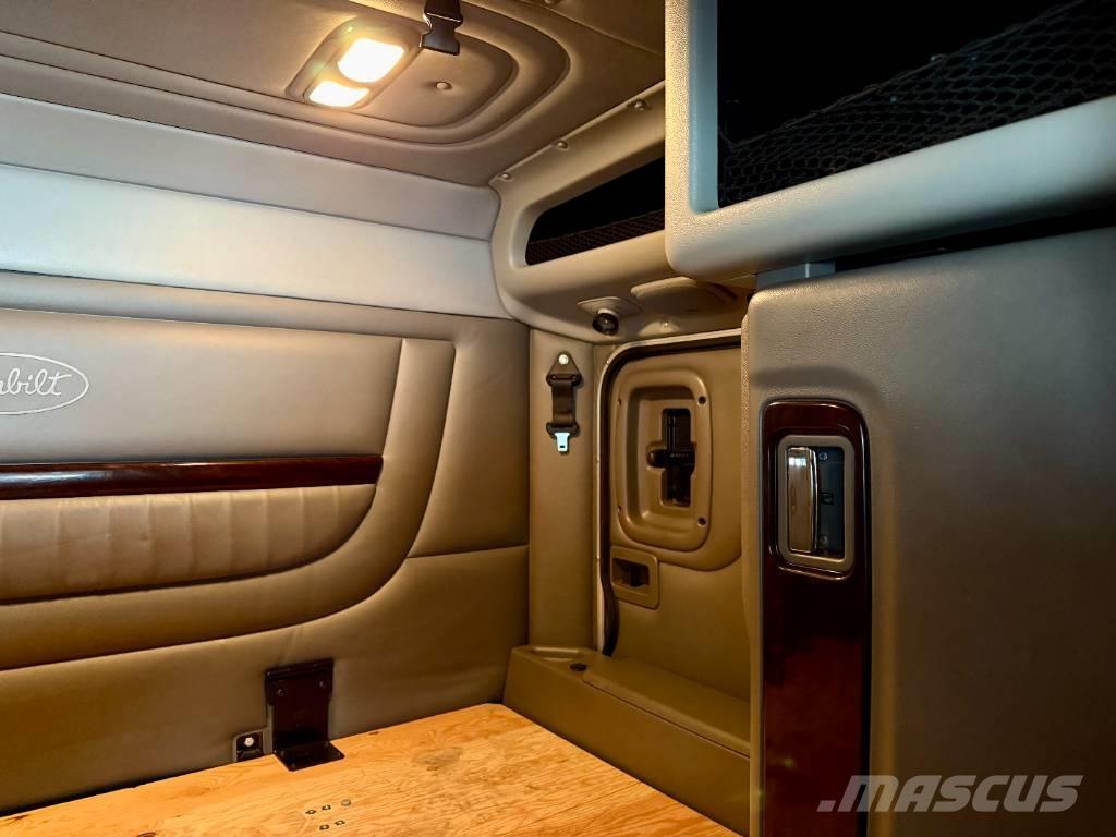 Peterbilt 389 PRIDE Tegljači