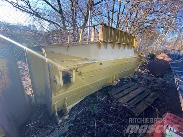 CAT D7E  U-blade, new Daske / noževi