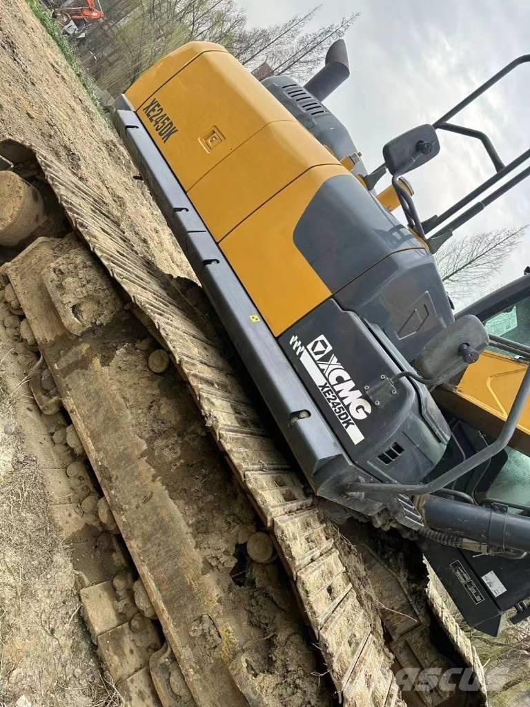 XCMG XE 245 DK Bageri guseničari