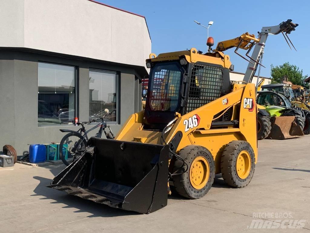 CAT 246 Skid steer mini utovarivači