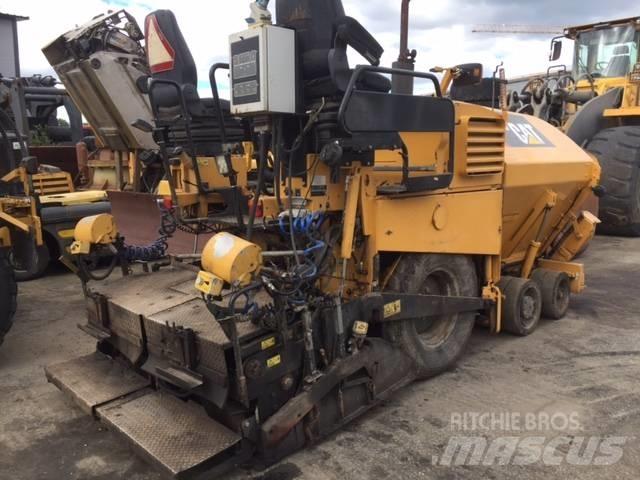 CAT AP 300 Asfaltni finišeri