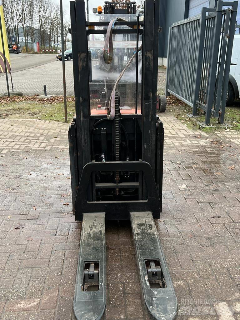 BT SPE 125 Ručni električni viljuškar