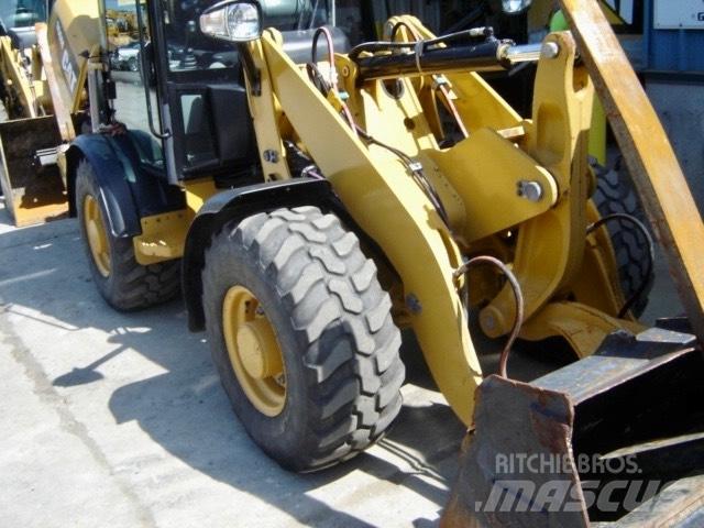 CAT 908 M Utovarivači na točkove
