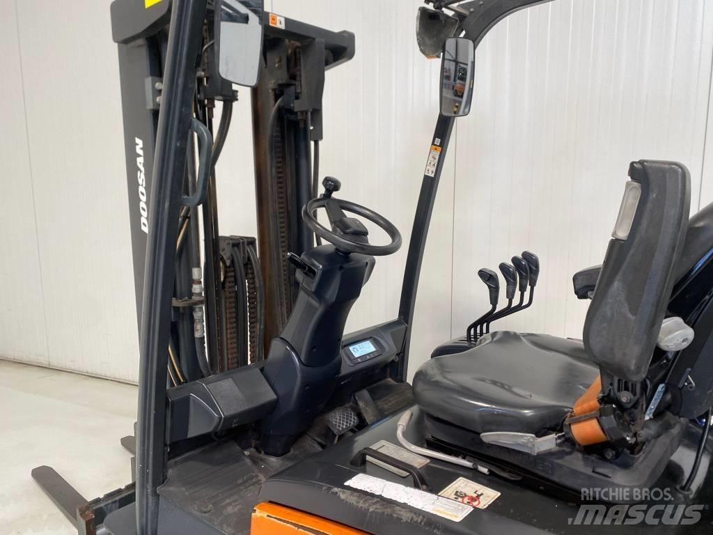 Doosan B25X-7 Električni viljuškari
