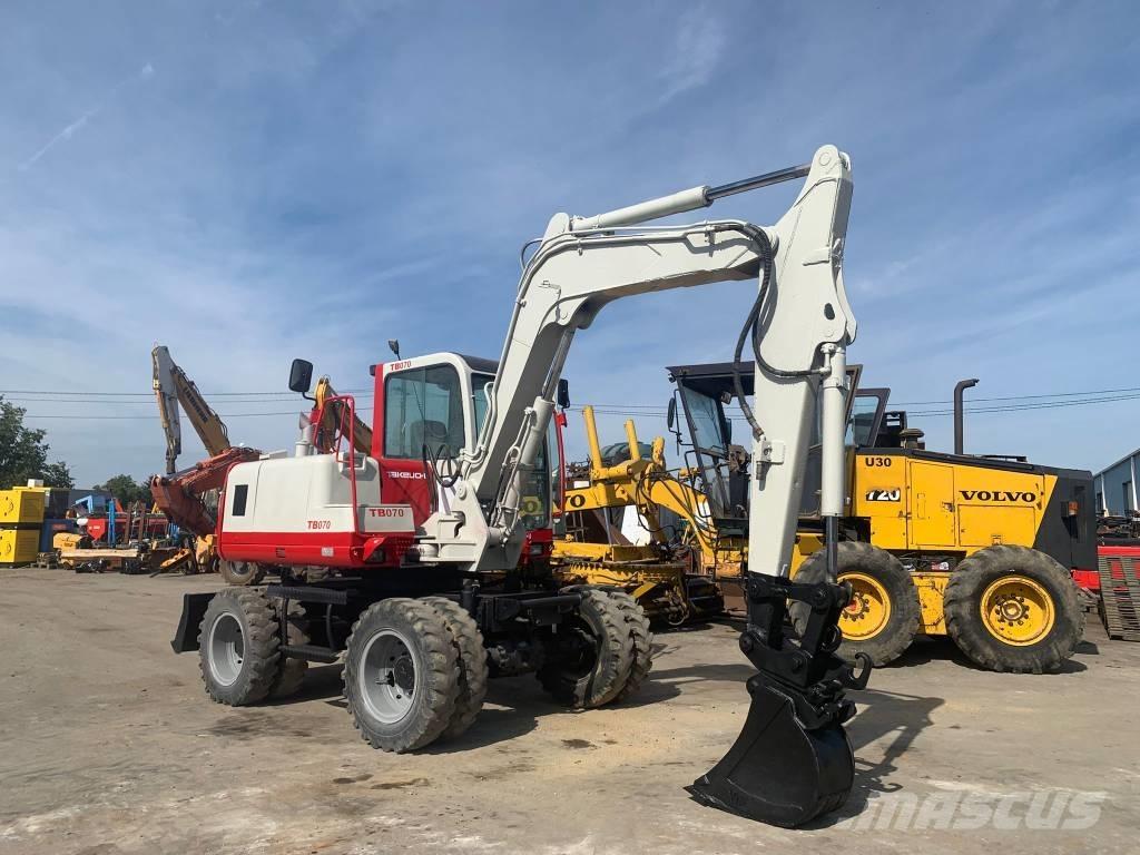Takeuchi TB070W Bageri točkaši