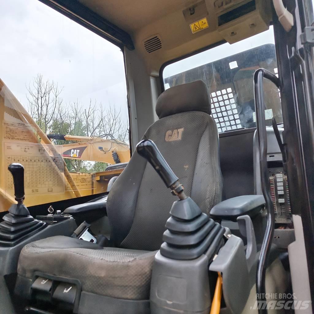 CAT 320 D Bageri guseničari
