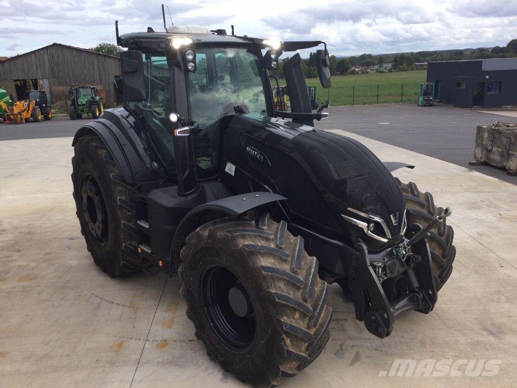Valtra Q265 Traktori