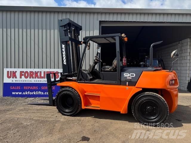 Doosan D 90 S-5 Dizelski viljuškari