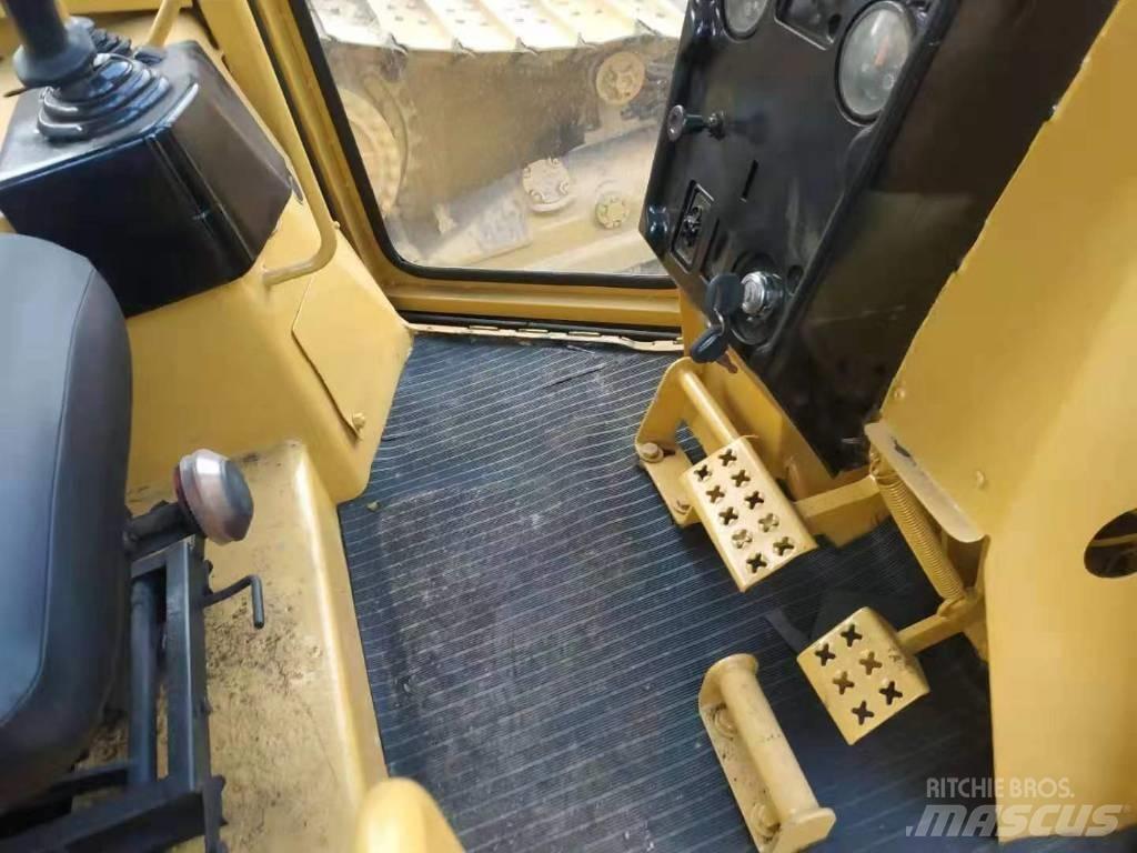 CAT D 5 M Buldožeri guseničari