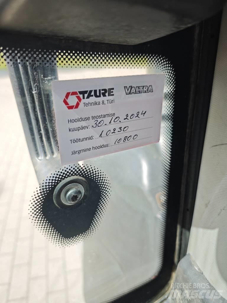 Valtra T 214 D Traktori