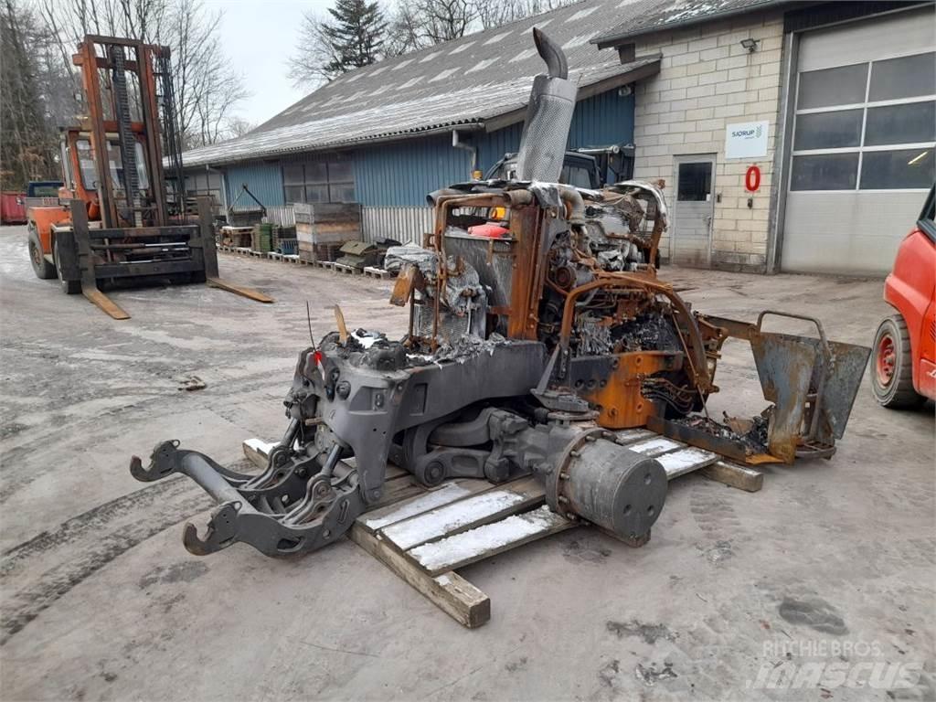 Valtra S374 Traktori