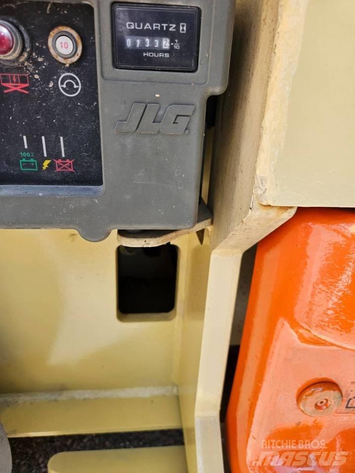 JLG 2630 ES Makazaste platforme