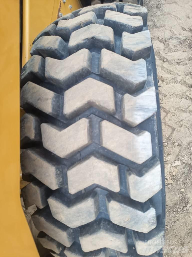 CAT 262 D XPS Skid steer mini utovarivači
