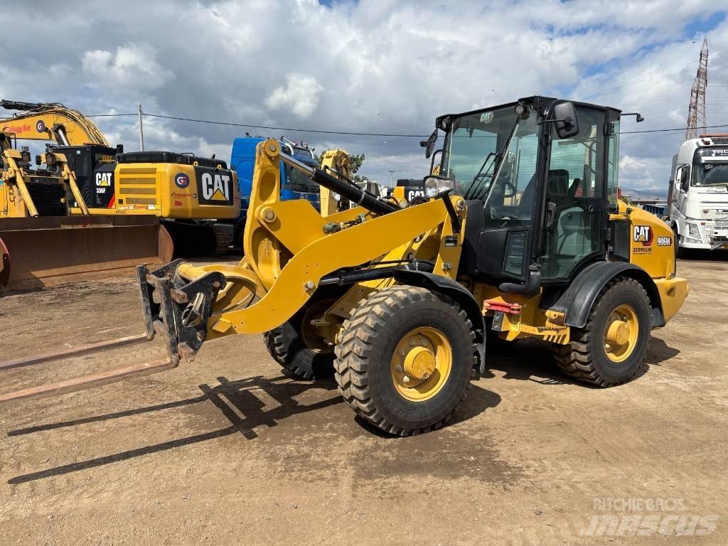 CAT 906 M Utovarivači na točkove