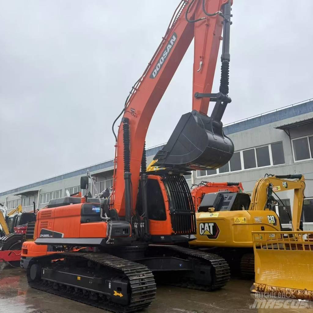 Doosan DX225LC-9C Midi bageri 7t – 12t