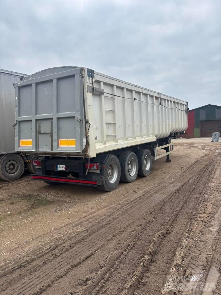 SDC Trailers LTD Poluprikolice sa ciradom