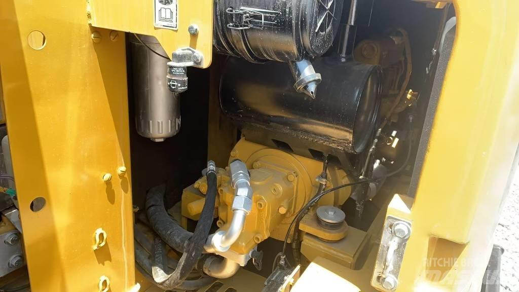 CAT 306E2 Bageri guseničari