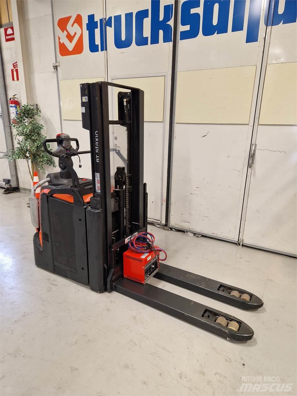 Toyota SPE200D Ručni električni viljuškar