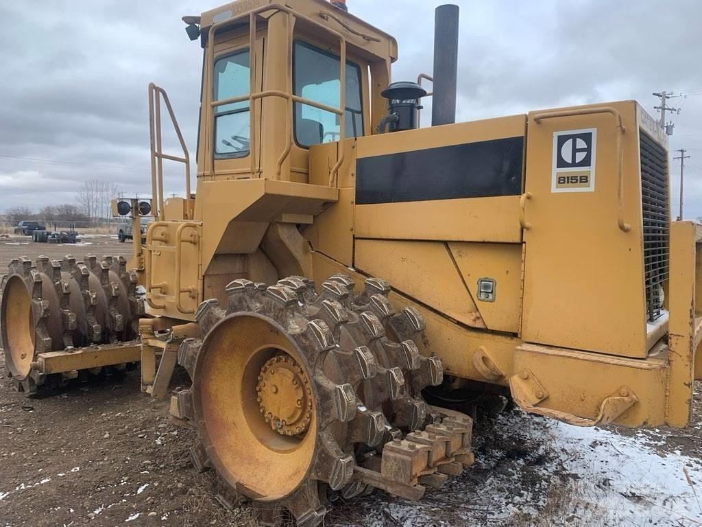 CAT 815 B Nabijači zemlje