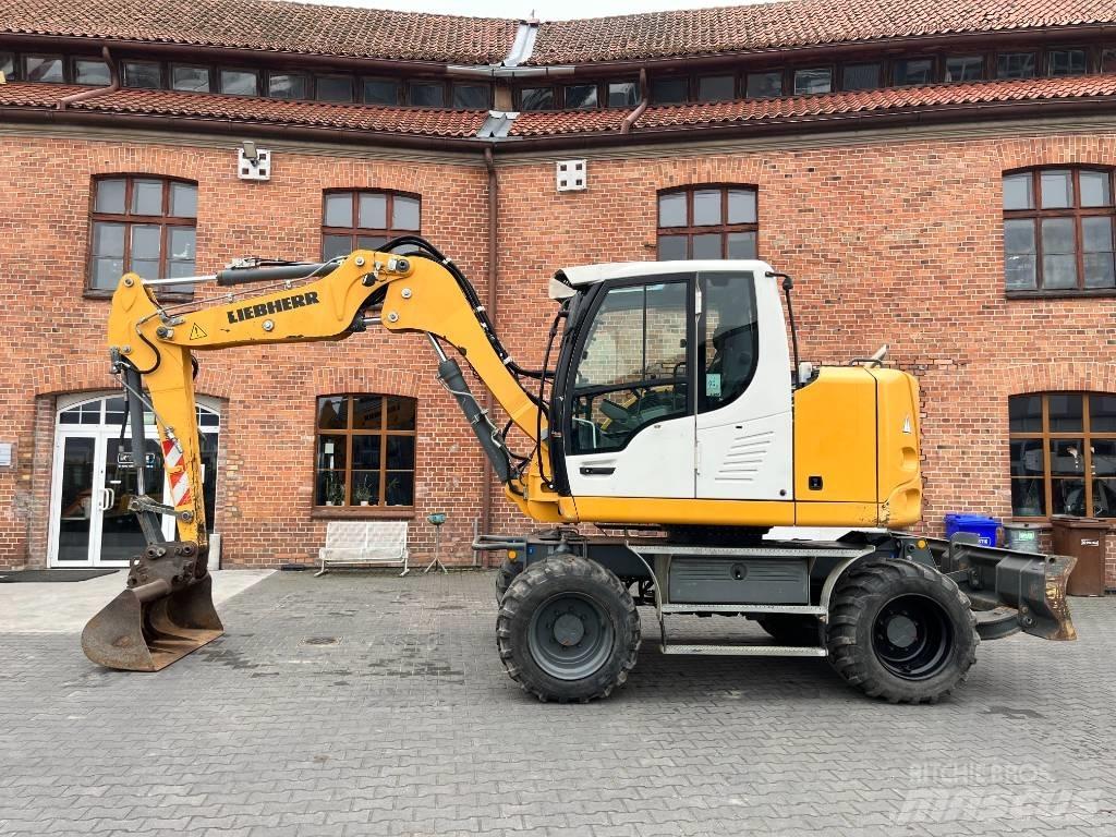 Liebherr A 910 Comp Bageri točkaši