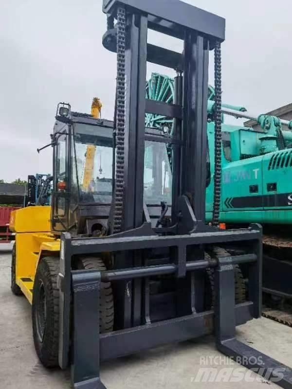 Komatsu FD 160 Dizelski viljuškari