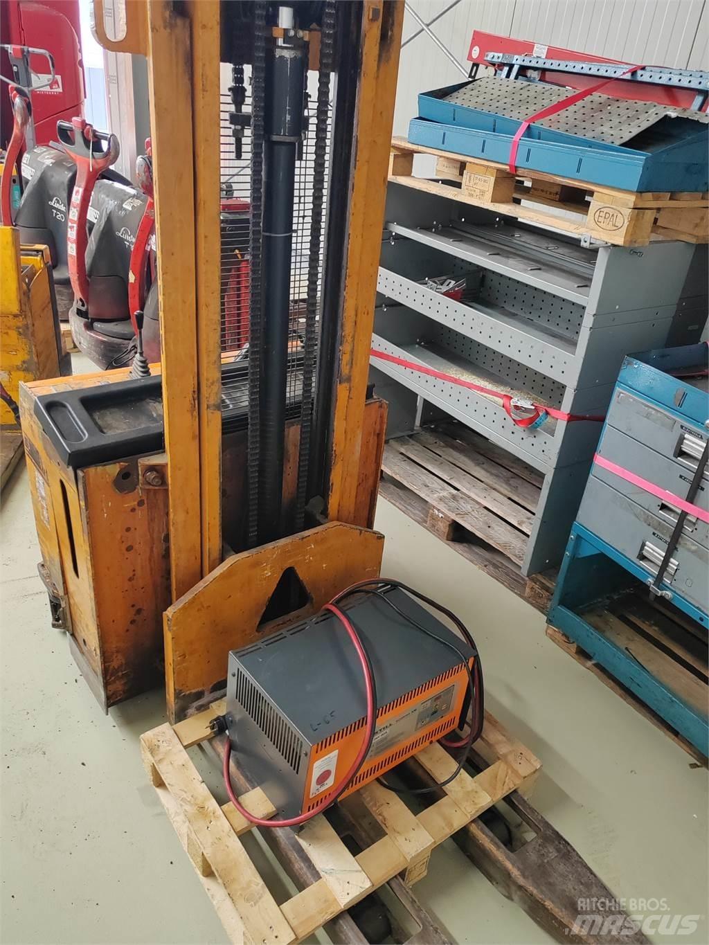 Om-Pimespo CT 13 Ručni električni viljuškar