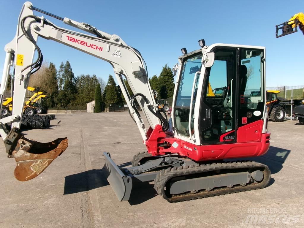 Takeuchi TB 240 Mini bageri < 7t
