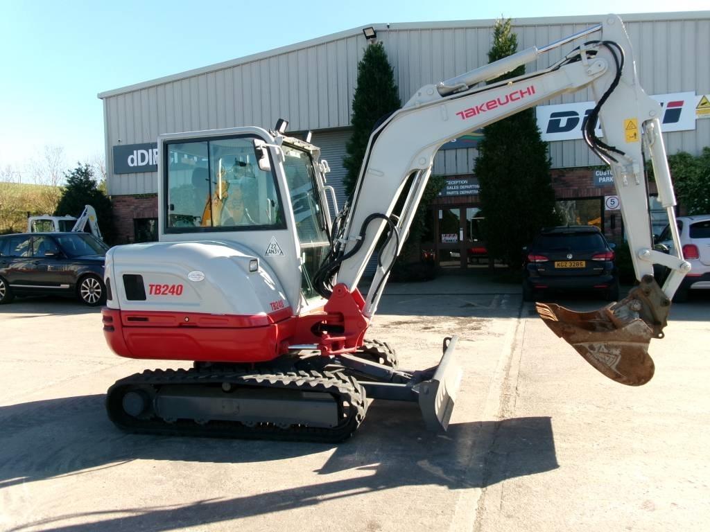 Takeuchi TB 240 Mini bageri < 7t
