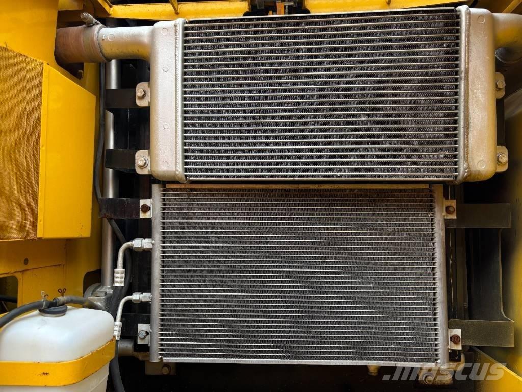 Komatsu PC 220-7 Bageri guseničari