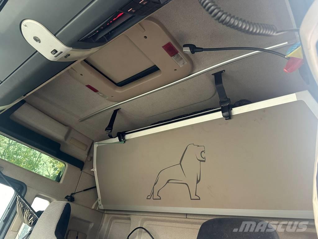 MAN TGX 33.500 Kamioni za prevoz šumarskih mašina