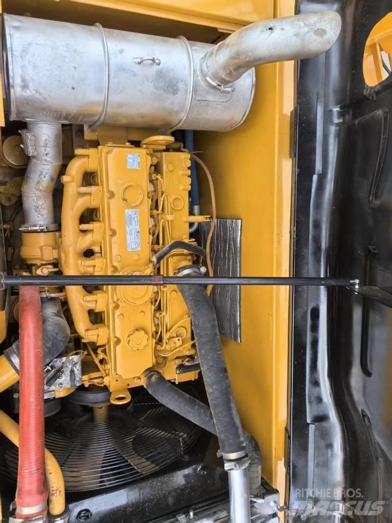 CATERPILLR 320d2 Midi bageri 7t – 12t