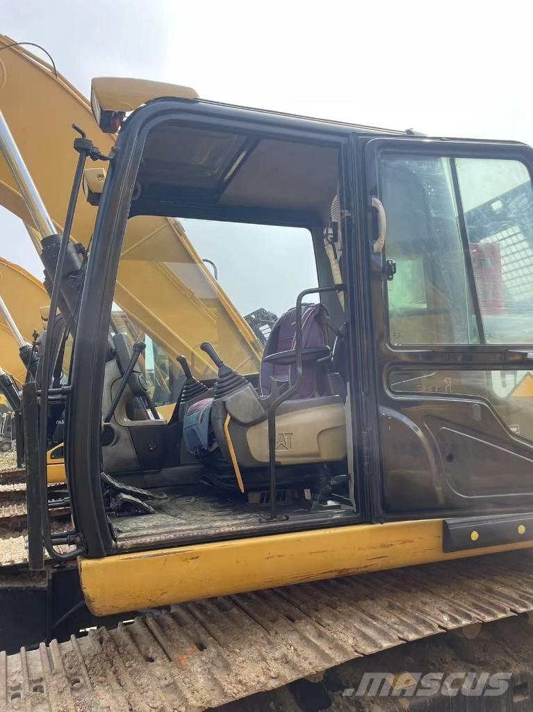 CAT 320d Bageri guseničari