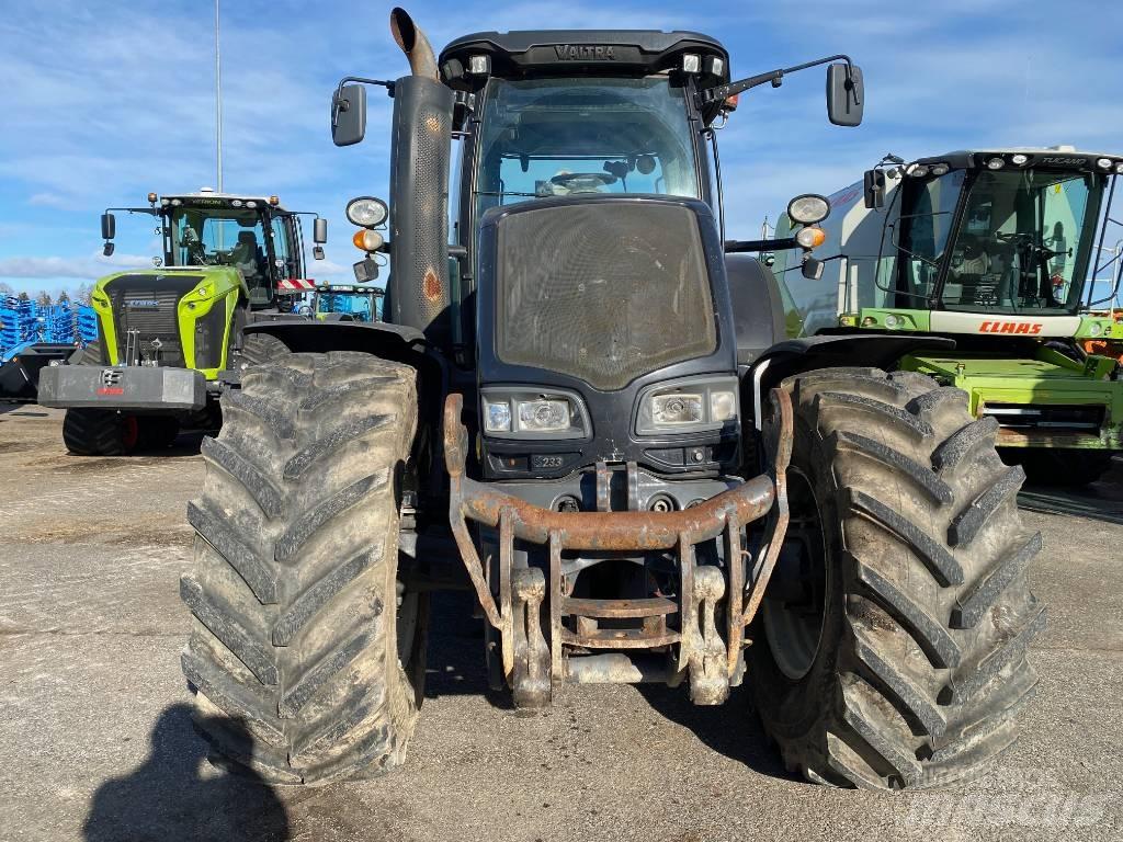 Valtra S 233 Traktori
