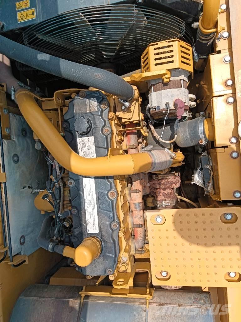 CAT 325 D Bageri guseničari