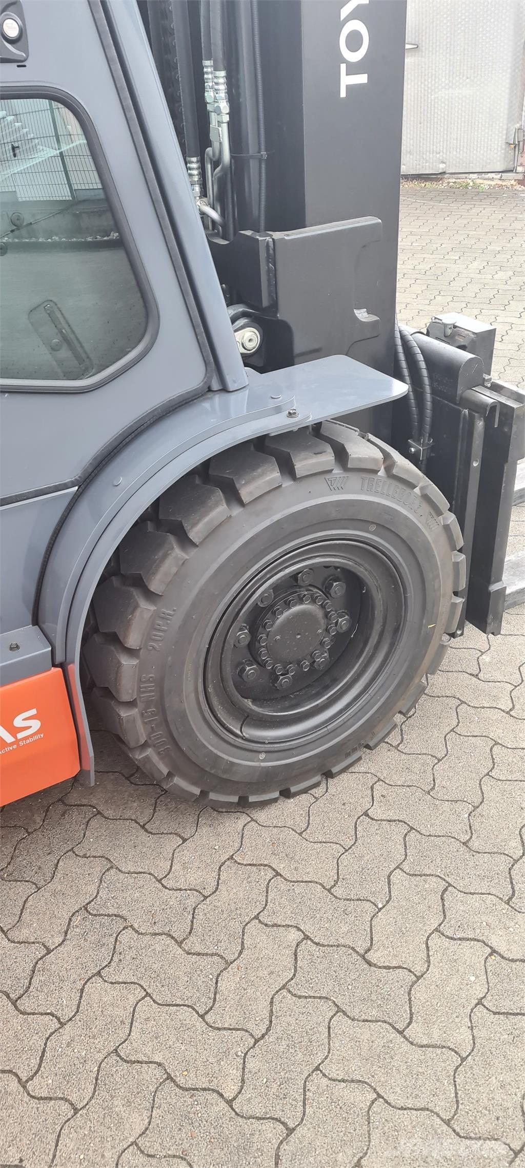 Toyota 40-8FD50N Dizelski viljuškari