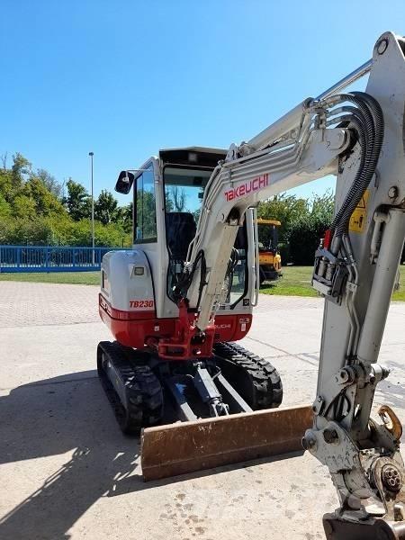 Takeuchi TB 230 Mini bageri < 7t
