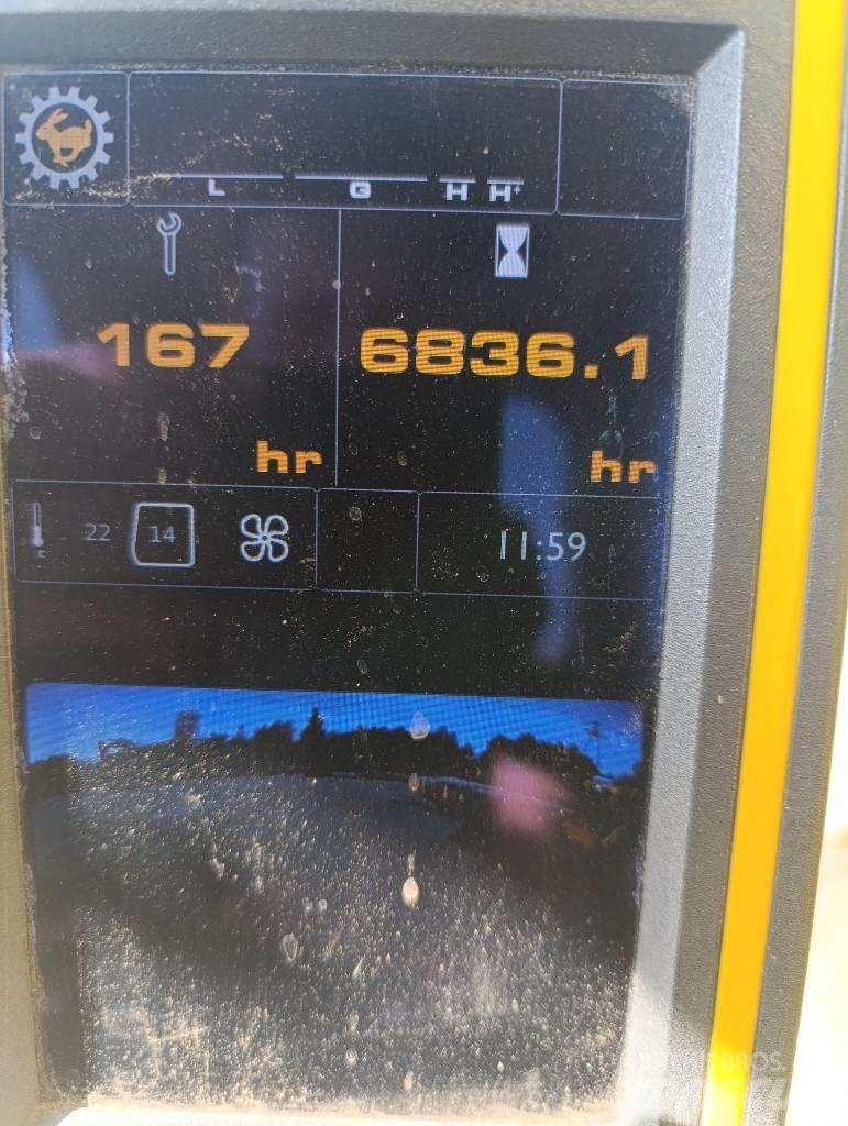 JCB JS 220 LC Bageri guseničari